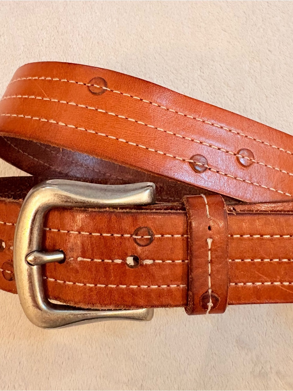 Fossil Tan Brown Leather Belt with Contrast Stitching Random Polka Dots Sz M
